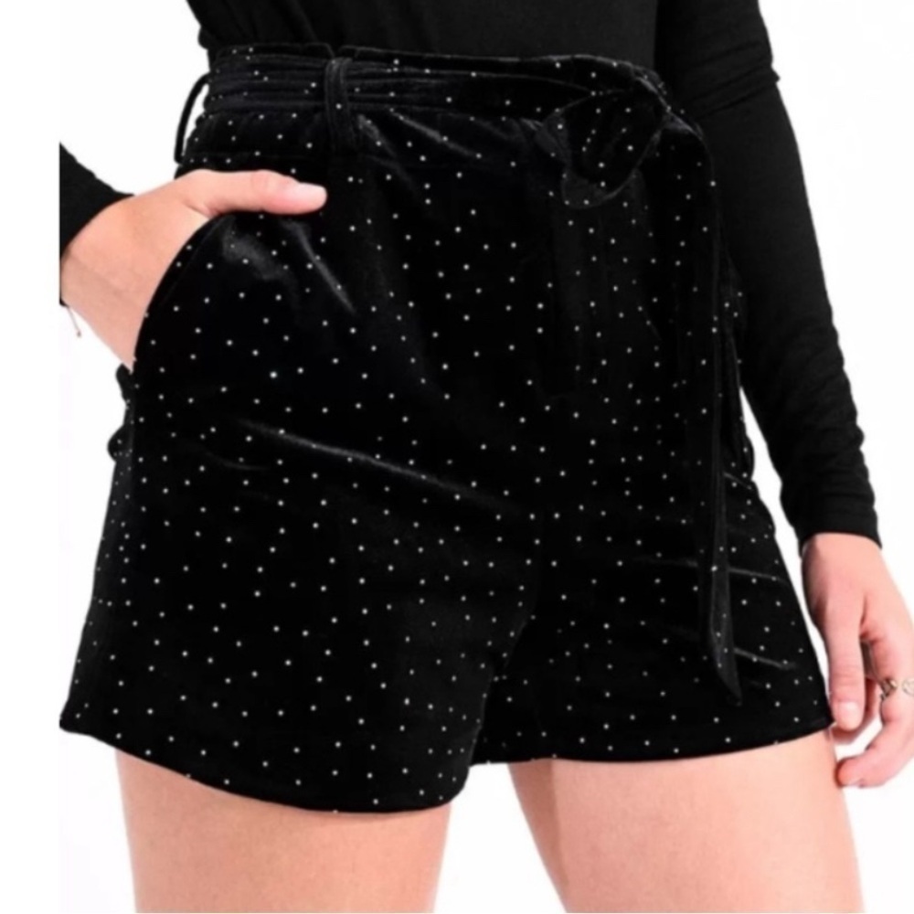 Woman’s Zara High Waisted Shorts
